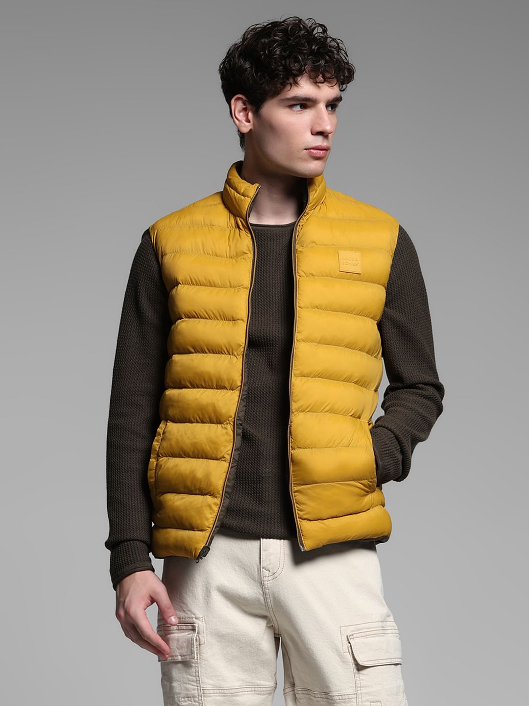 GREEN SLEEVELESS PUFFER JACKET