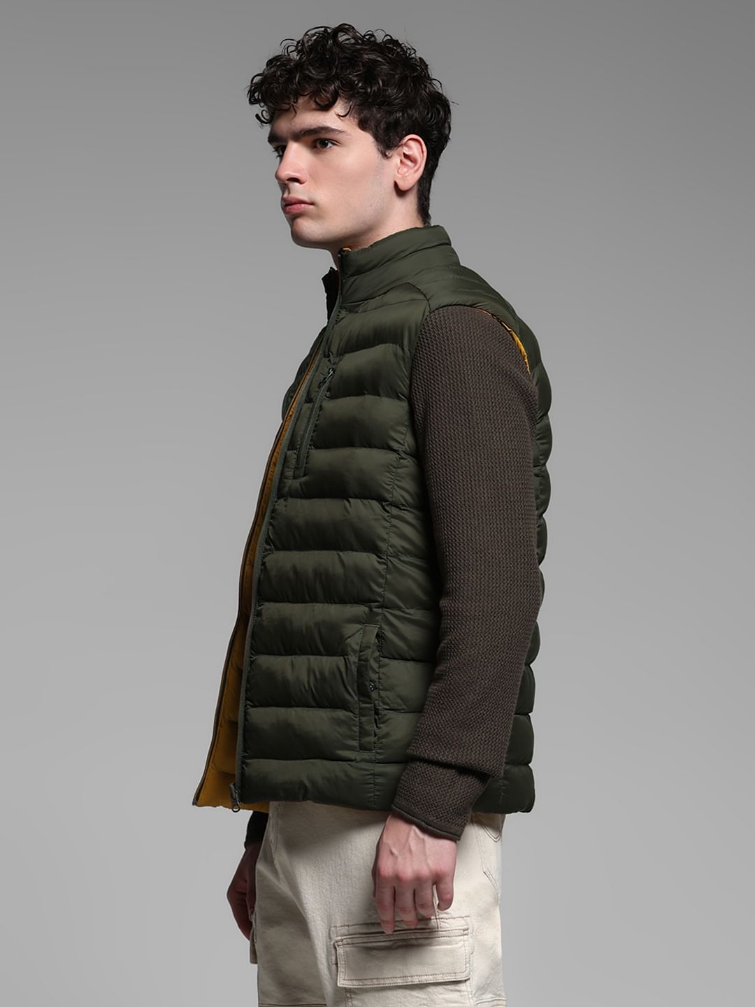 GREEN SLEEVELESS PUFFER JACKET