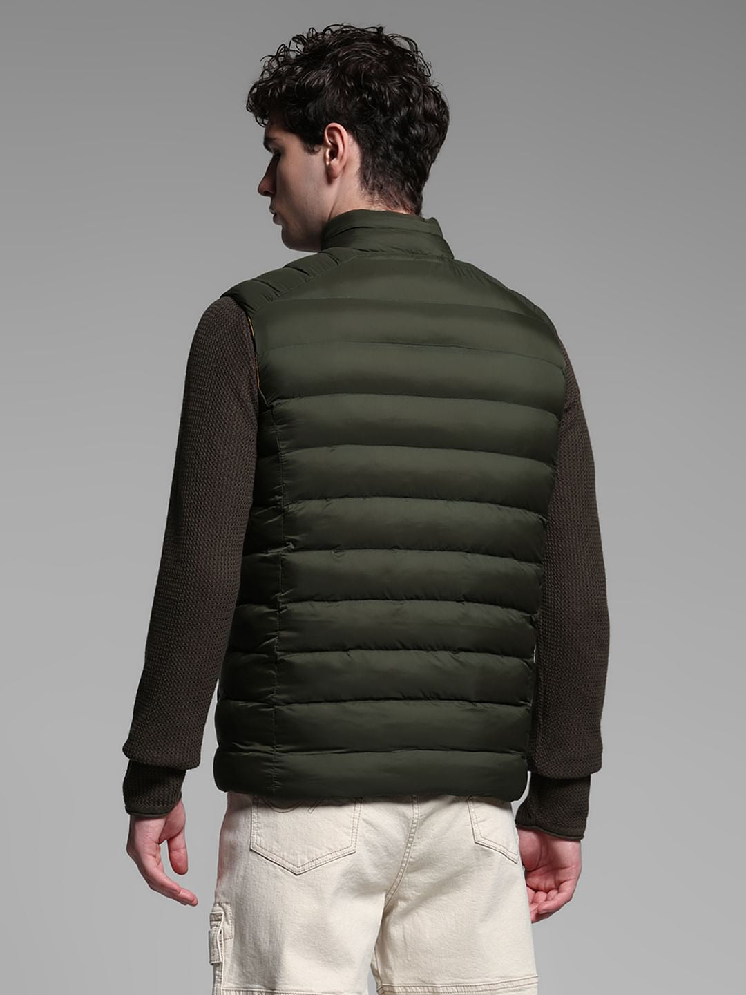 GREEN SLEEVELESS PUFFER JACKET