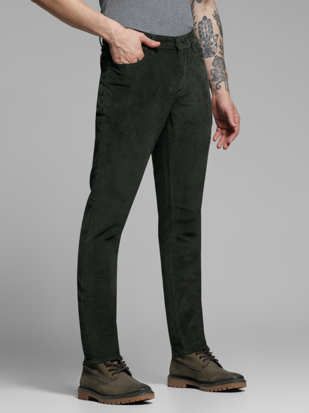 Men Olive Corduroy Chinos With Stretch, Regular Fit