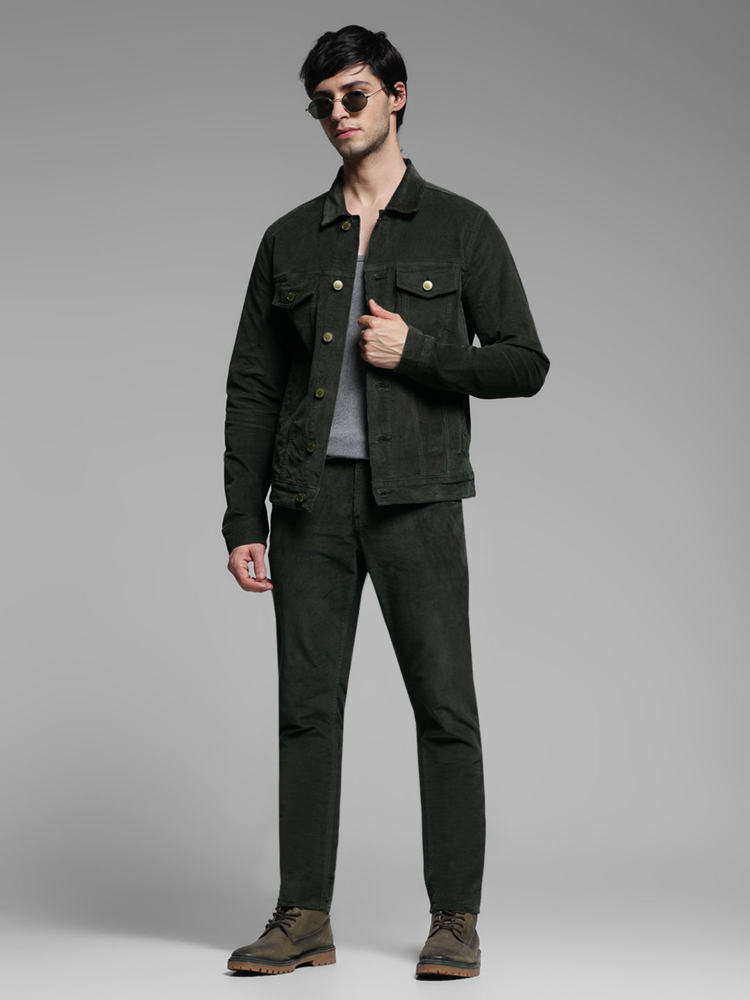 Men Olive Corduroy Chinos With Stretch, Regular Fit