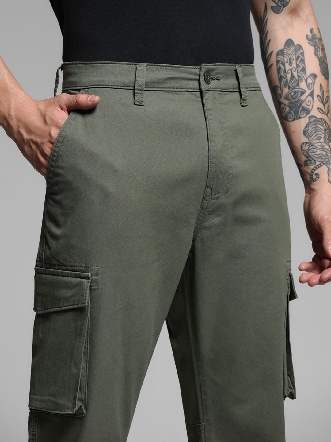 Green Mid Rise Cotton Cargo Pants
