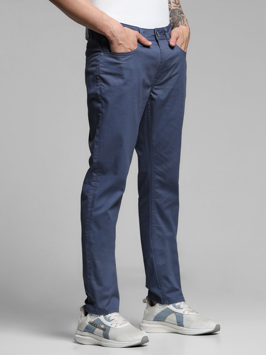 Men Solid Vintage Indigo Slim Fit Stretch Cotton Twill Chinos
