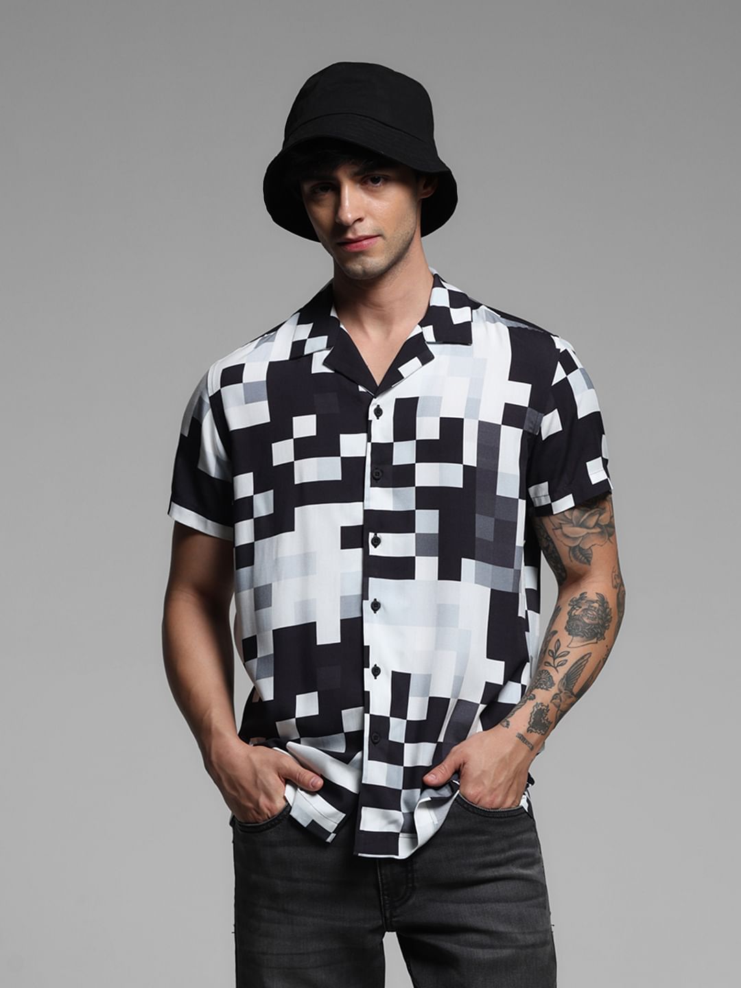 Black Abstract Print Short Sleeves Shirt