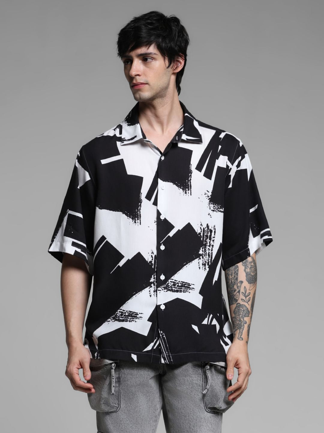 Black Abstract Print Short Sleeves Shirt