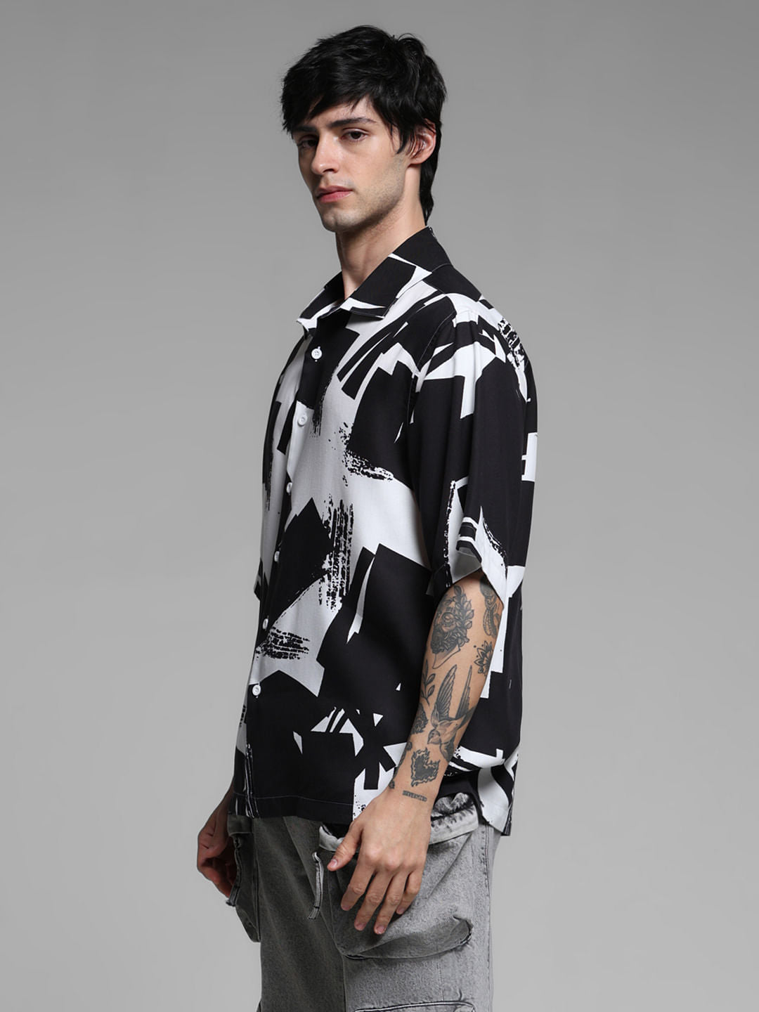 Black Abstract Print Short Sleeves Shirt