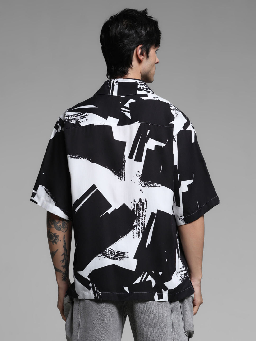Black Abstract Print Short Sleeves Shirt