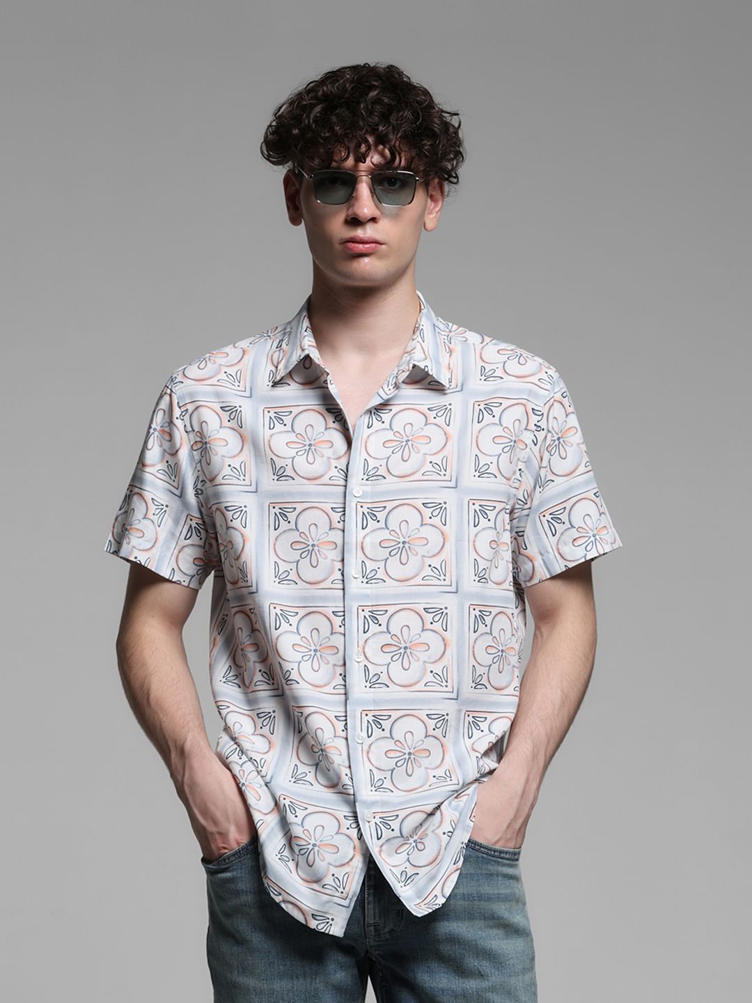 White Abstract Print Short Sleeves Shirt