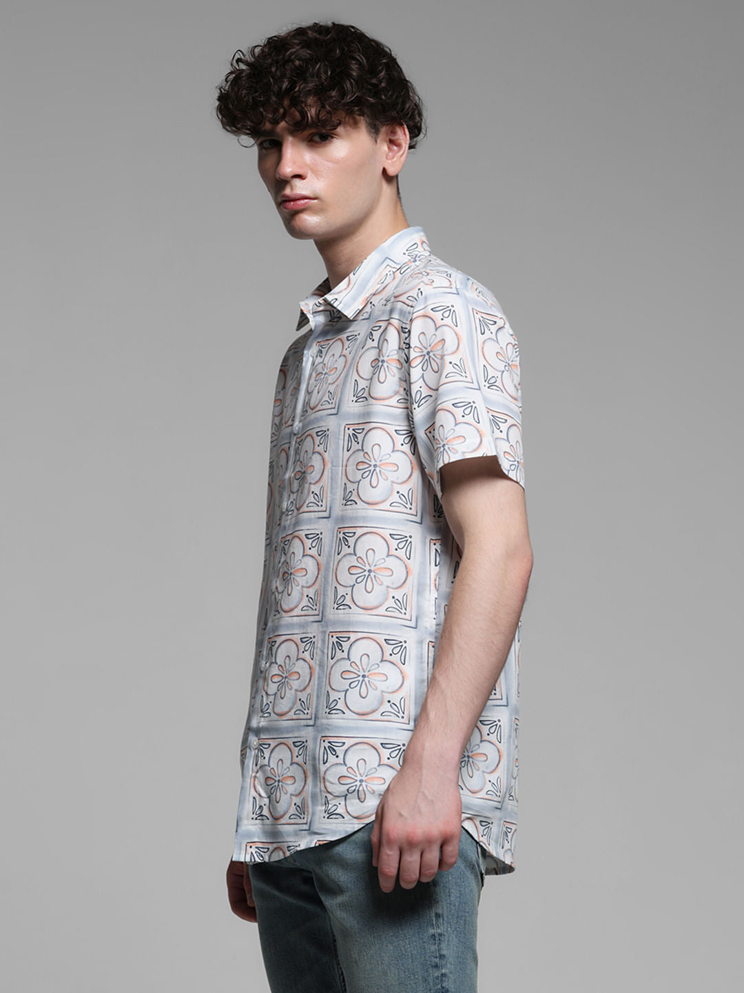 White Abstract Print Short Sleeves Shirt