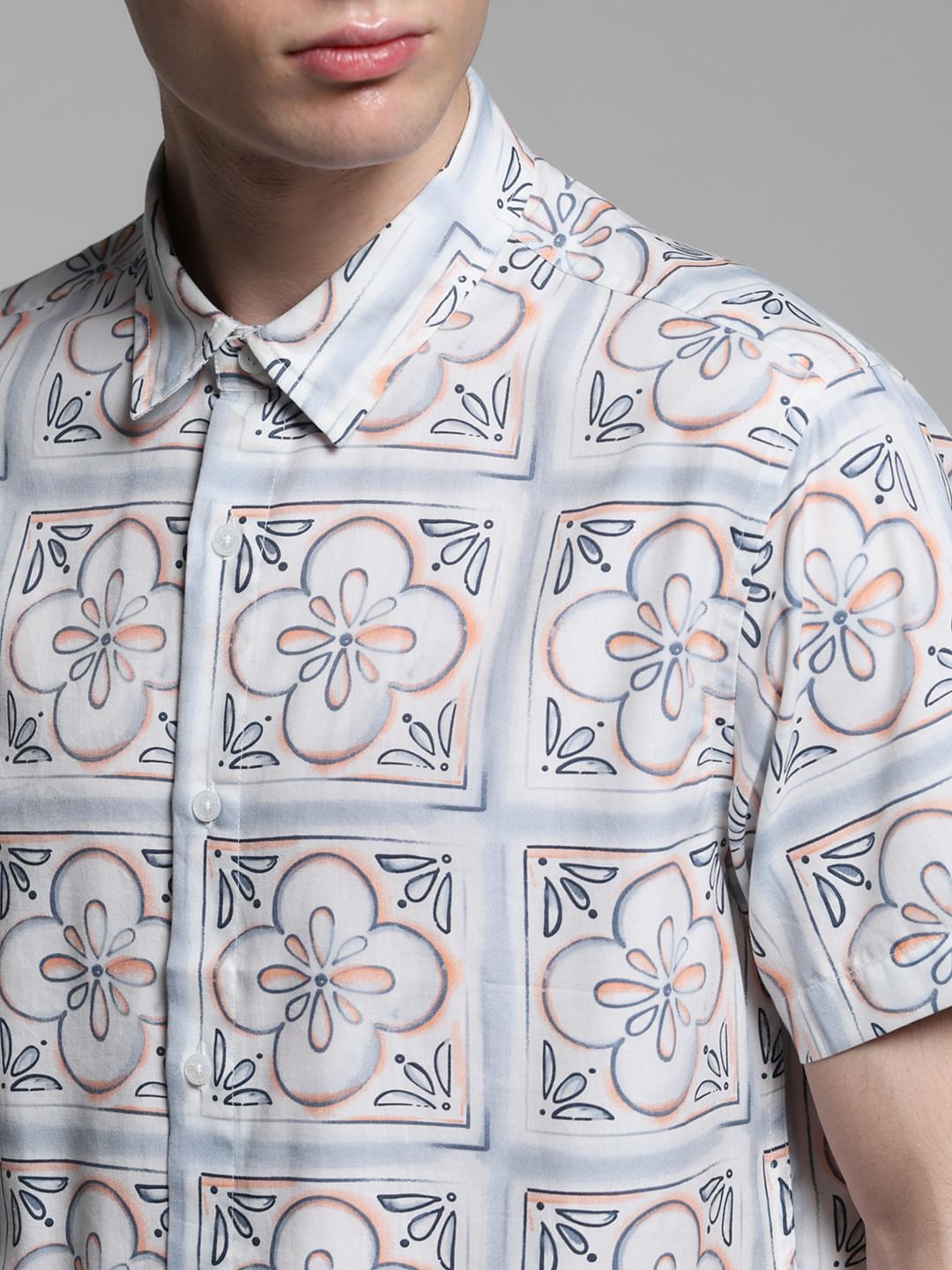 White Abstract Print Short Sleeves Shirt