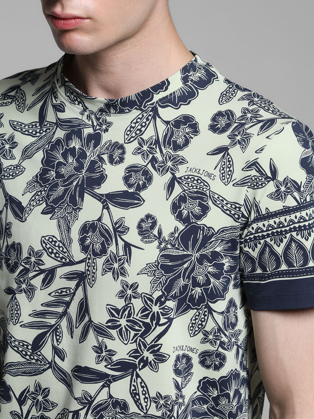 GREEN FLORAL CREW NECK T-SHIRT