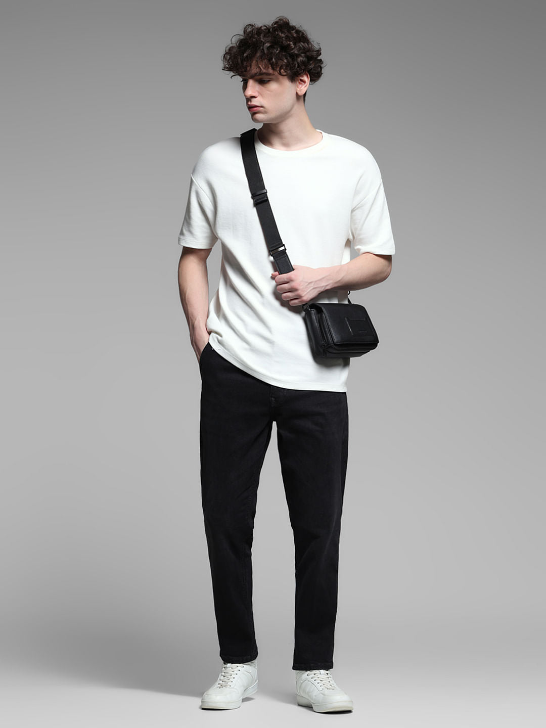 Black Low Rise Regular Fit Jeans