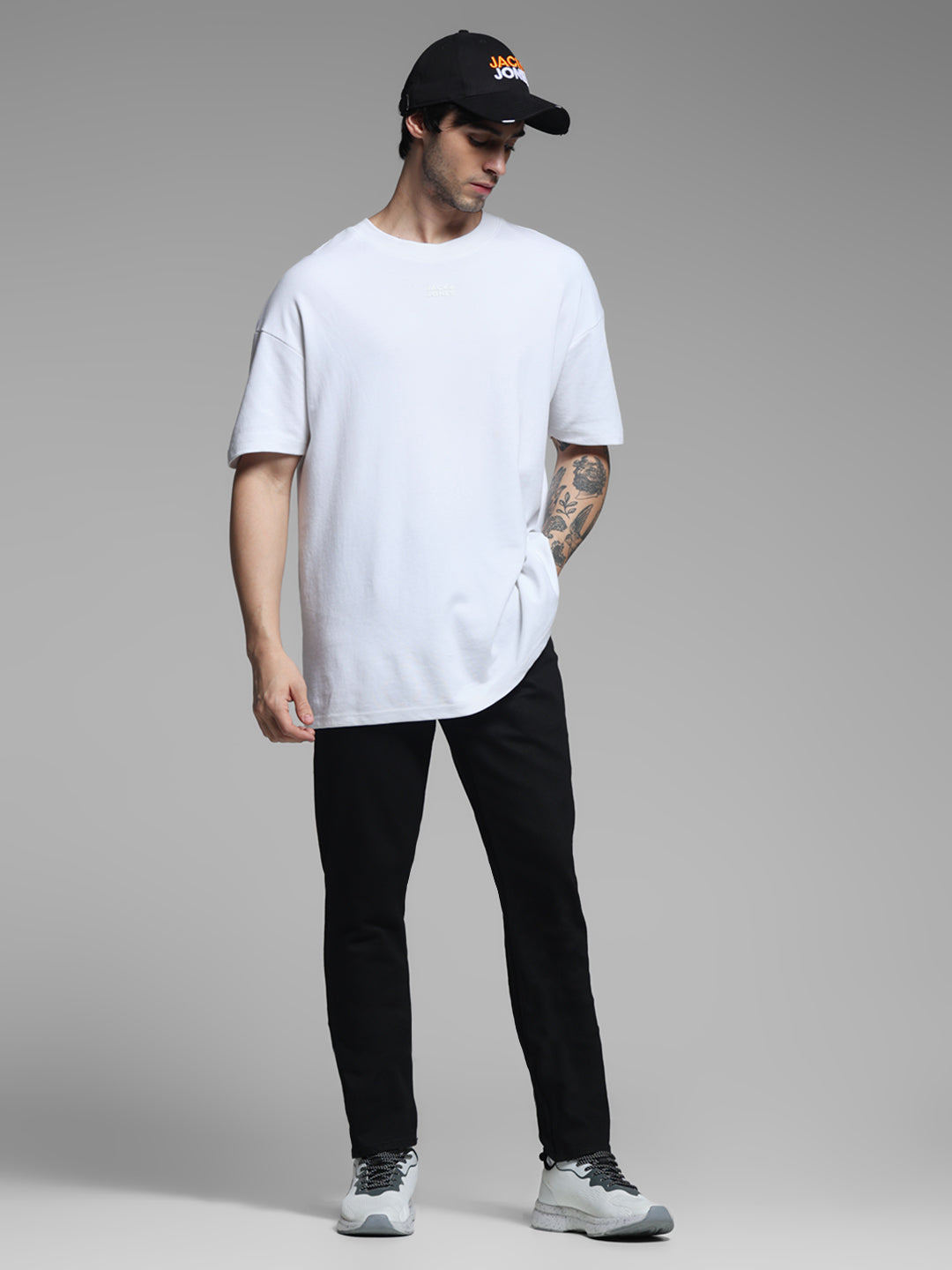 Men's Black Slim Fit Low Rise Solid Denim Jeans
