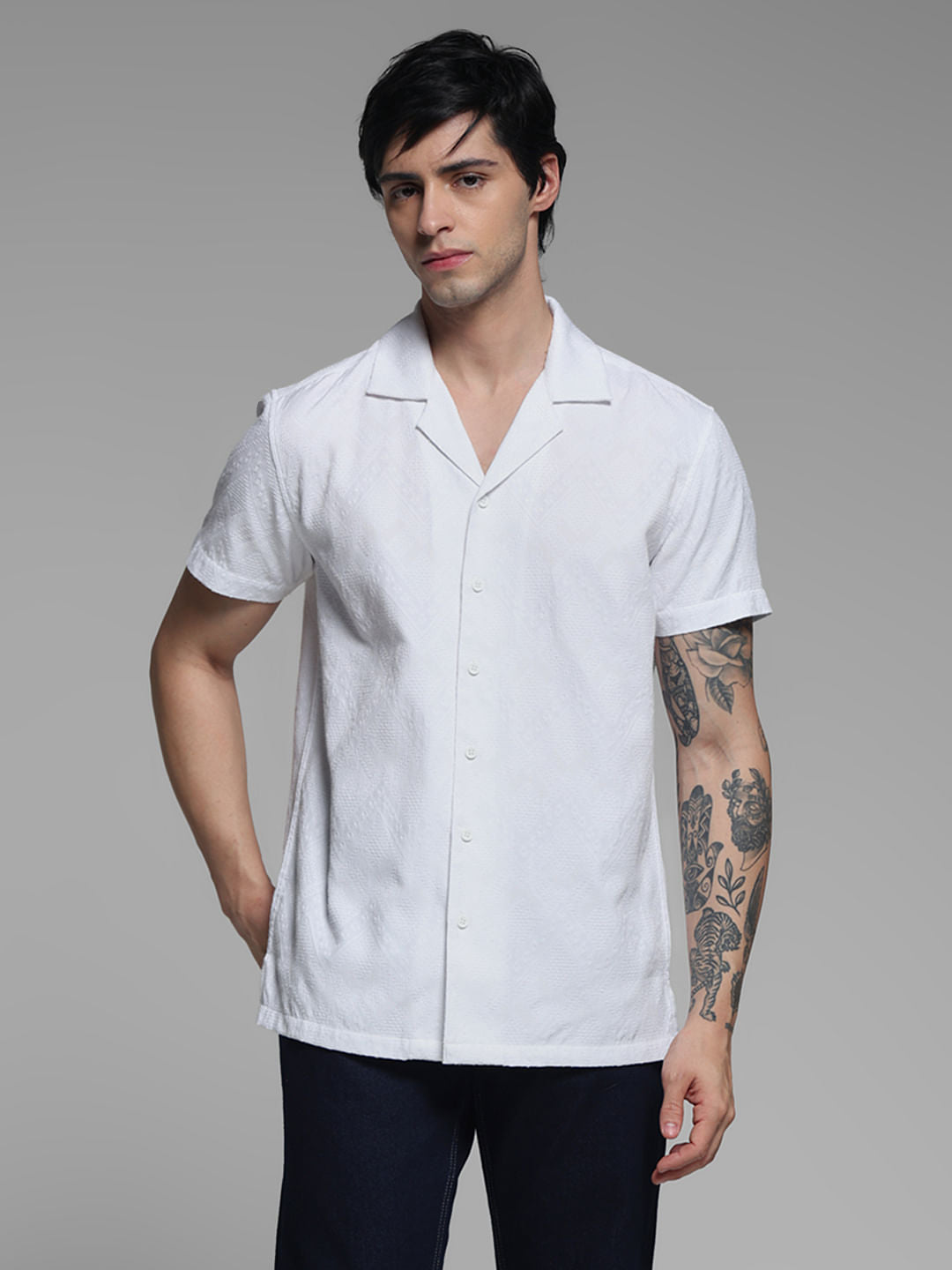 BASIC WHITE SHIRT