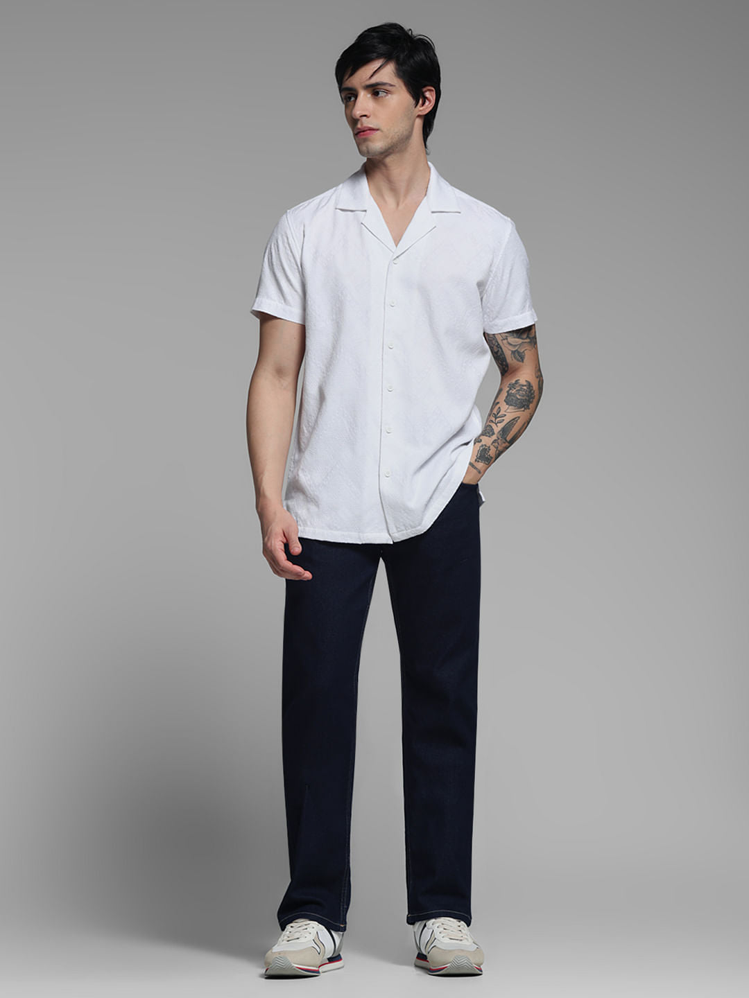BASIC WHITE SHIRT