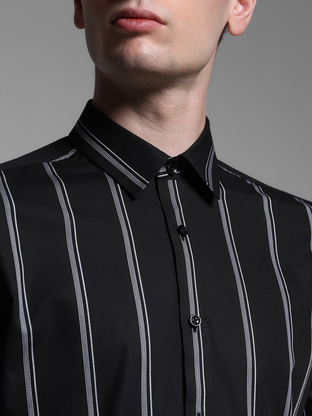 BLACK STRIPED SHIRT