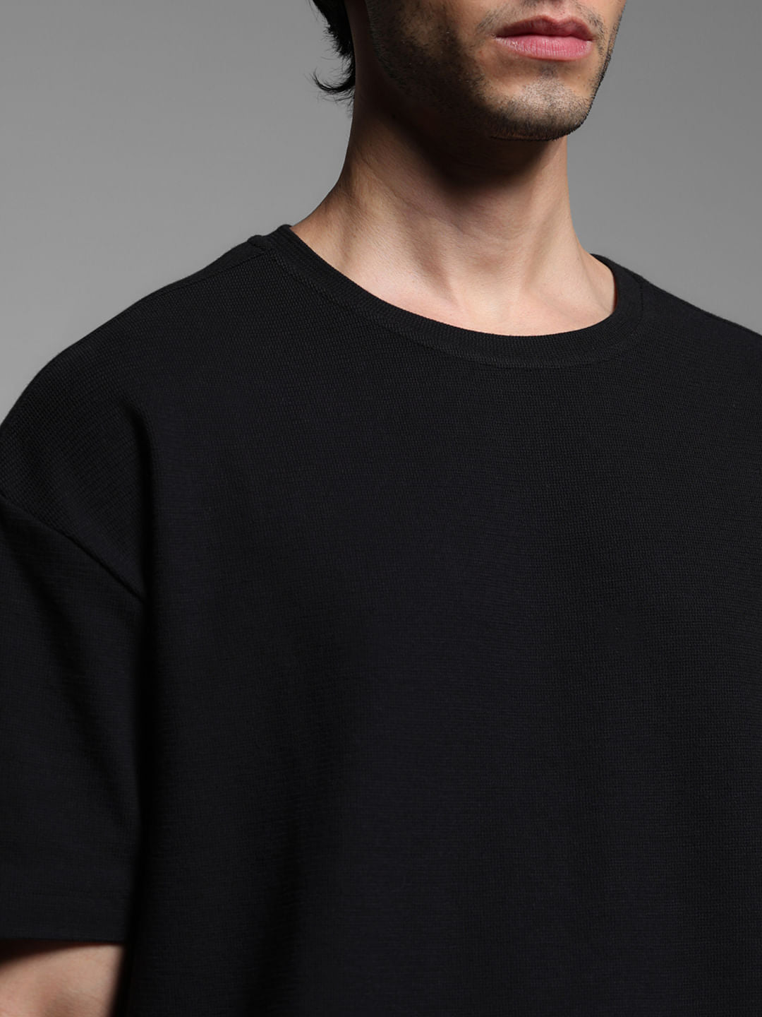 BLACK OVERSIZED COTTON T-SHIRT