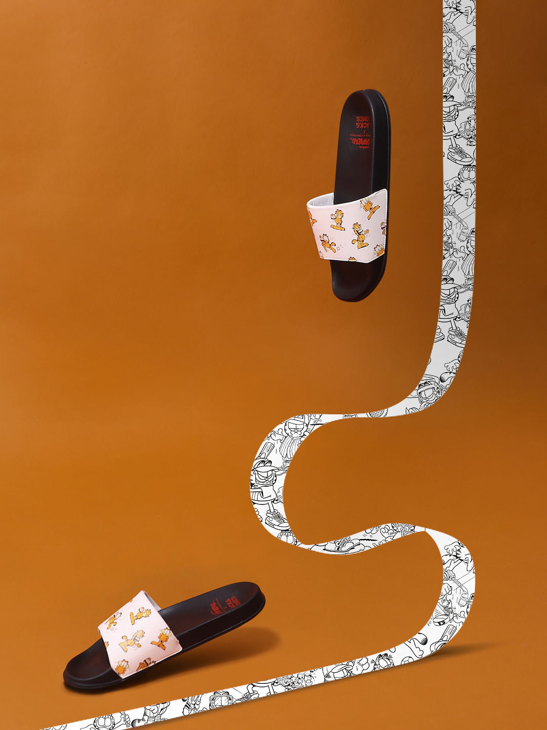 JACK&JONES X GARFIELD Black Printed Pool Sliders