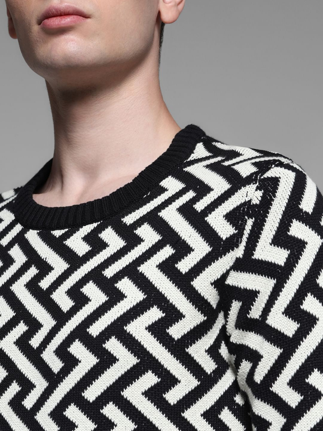Black Jacquard Printed Pullover