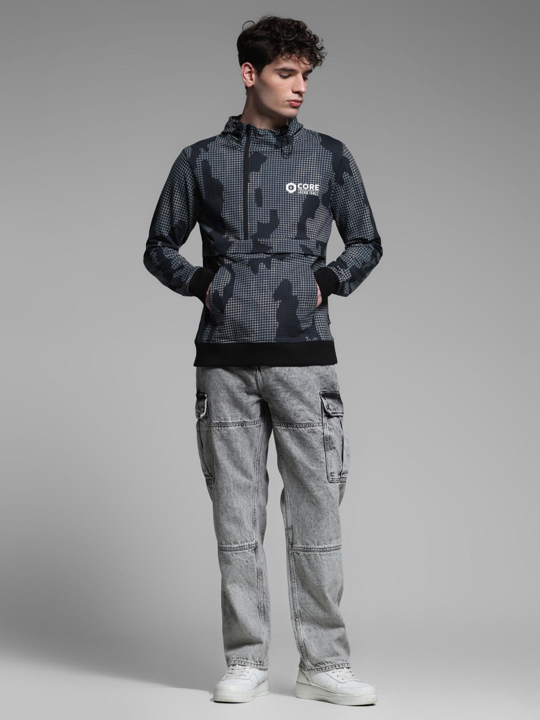 GREY HOODED SWEATSHIRT