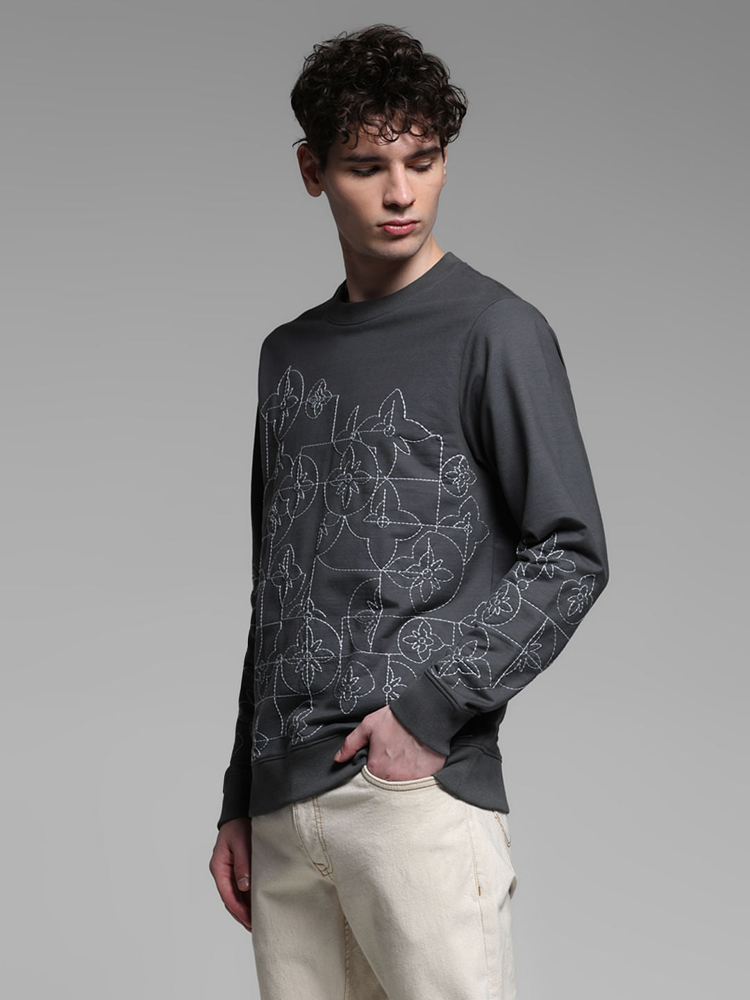 GREY CREW NECK PULLOVER