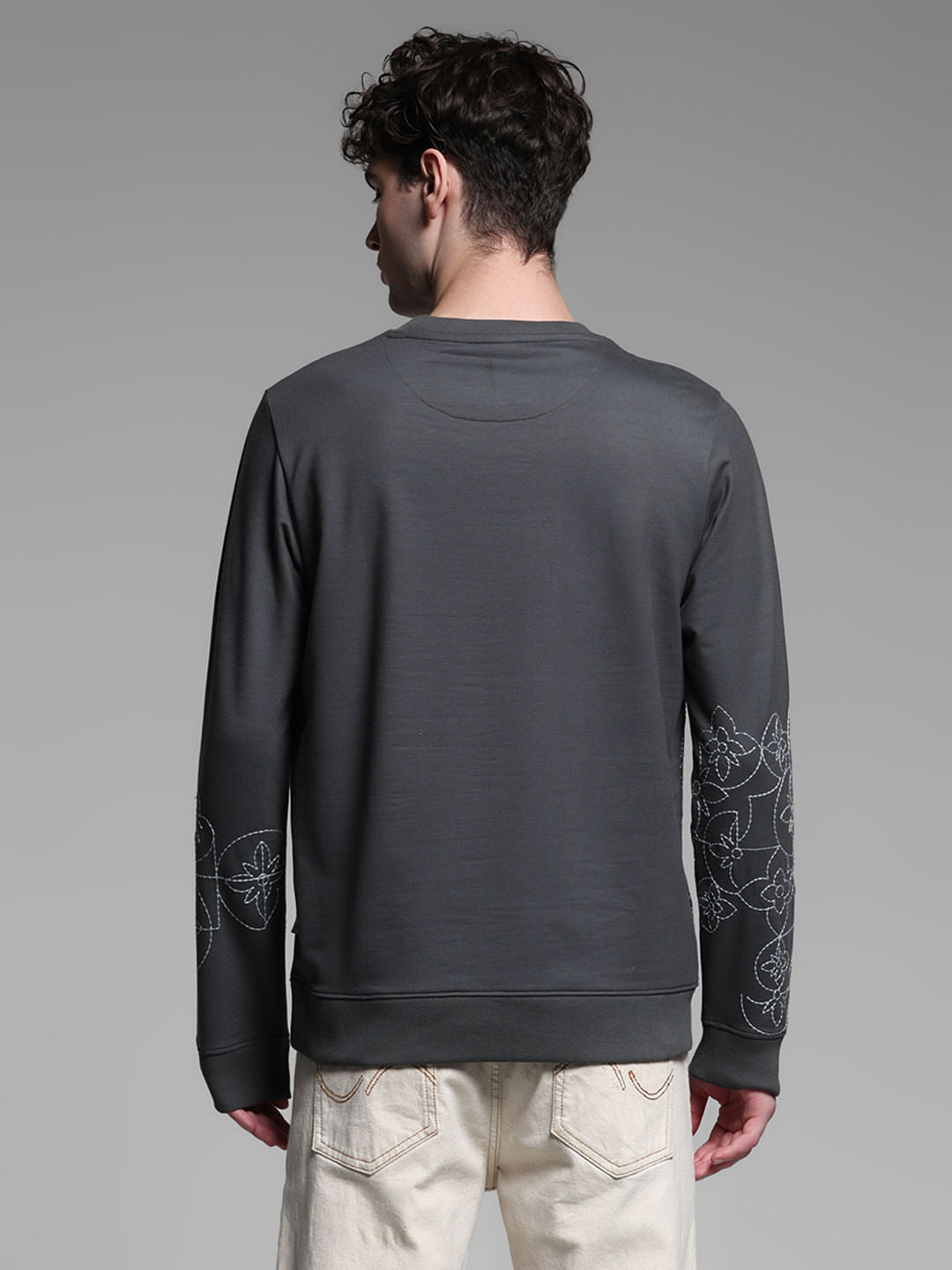 GREY CREW NECK PULLOVER
