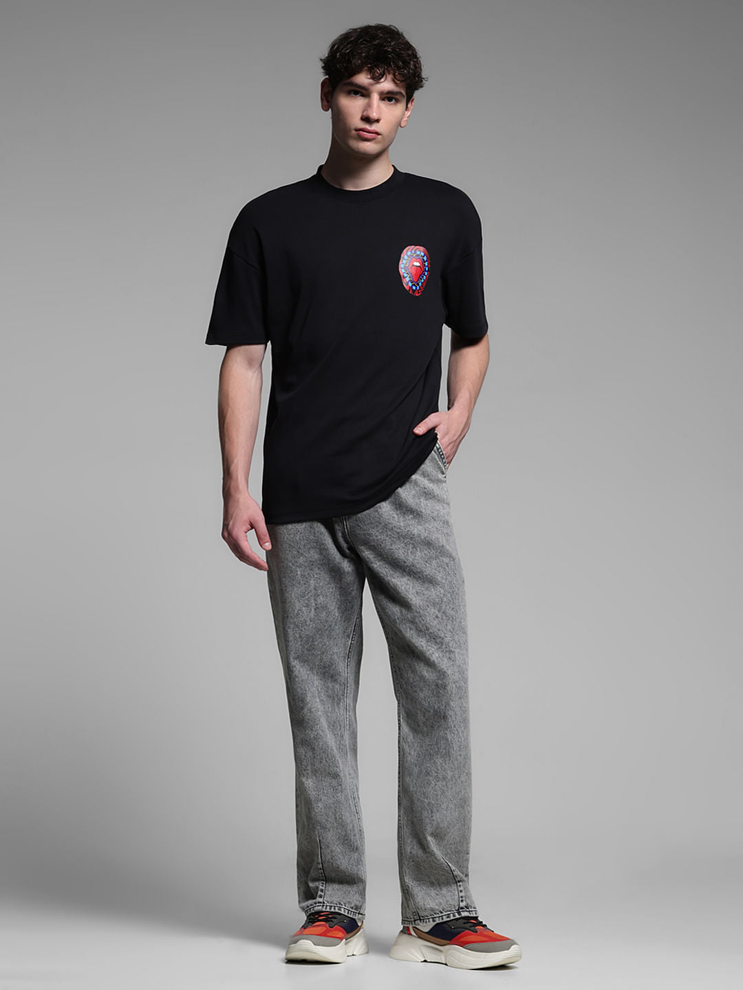 BLACK PRINTED T-SHIRT