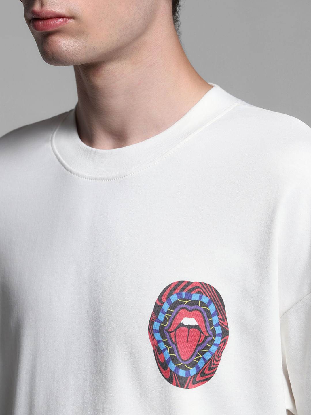 WHITE PRINTED T-SHIRT