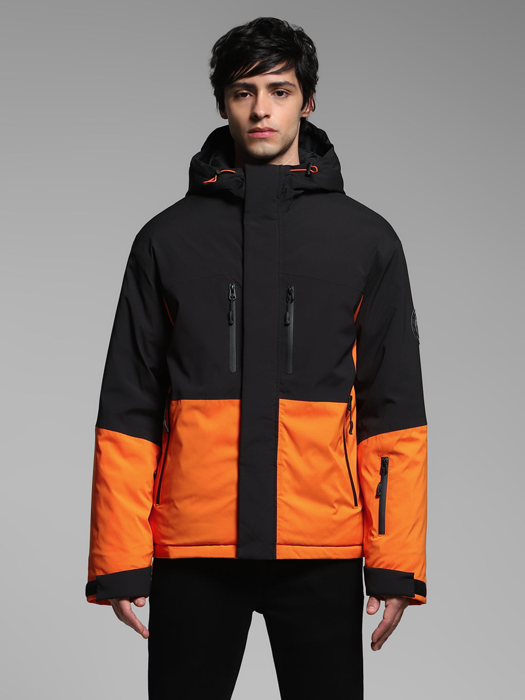 Men's Colourblocked Hooded Puffer Jacket With Zip Pockets
