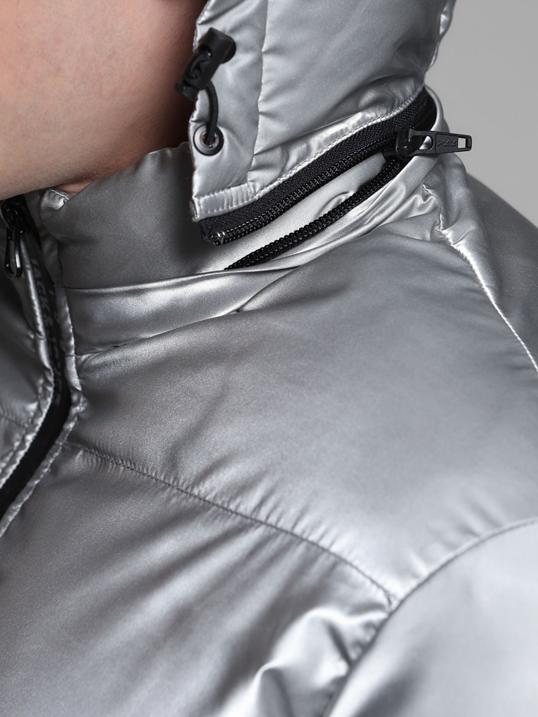 GREY FOIL PRINT PUFFER JACKET