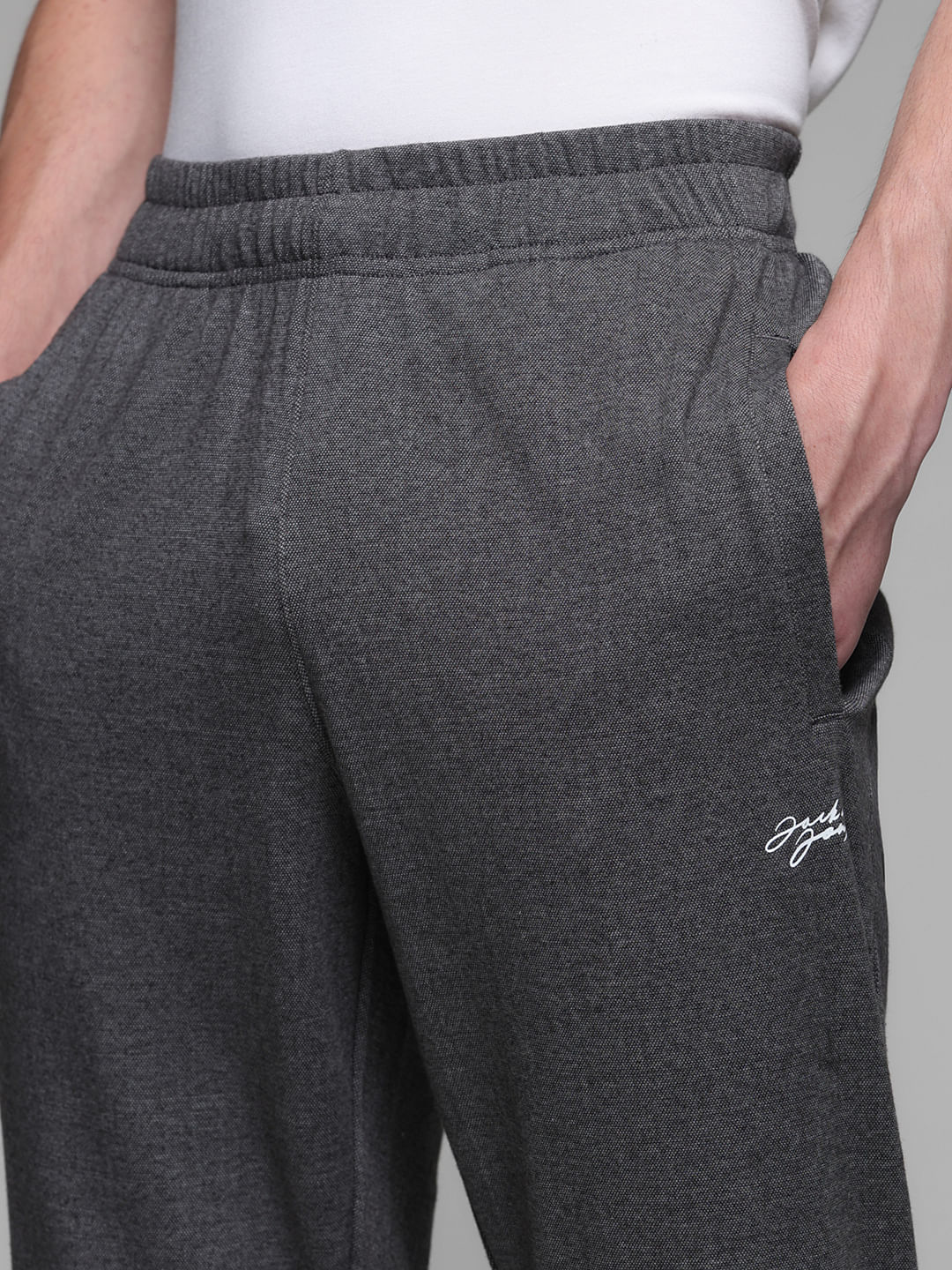 GREY REGULAR TRACKPANT