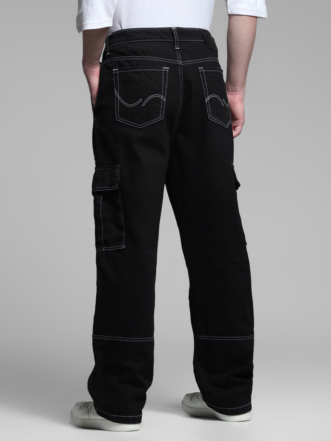 Men's Black Cotton Loose Fit Cargo Jeans With Contrast Stitching