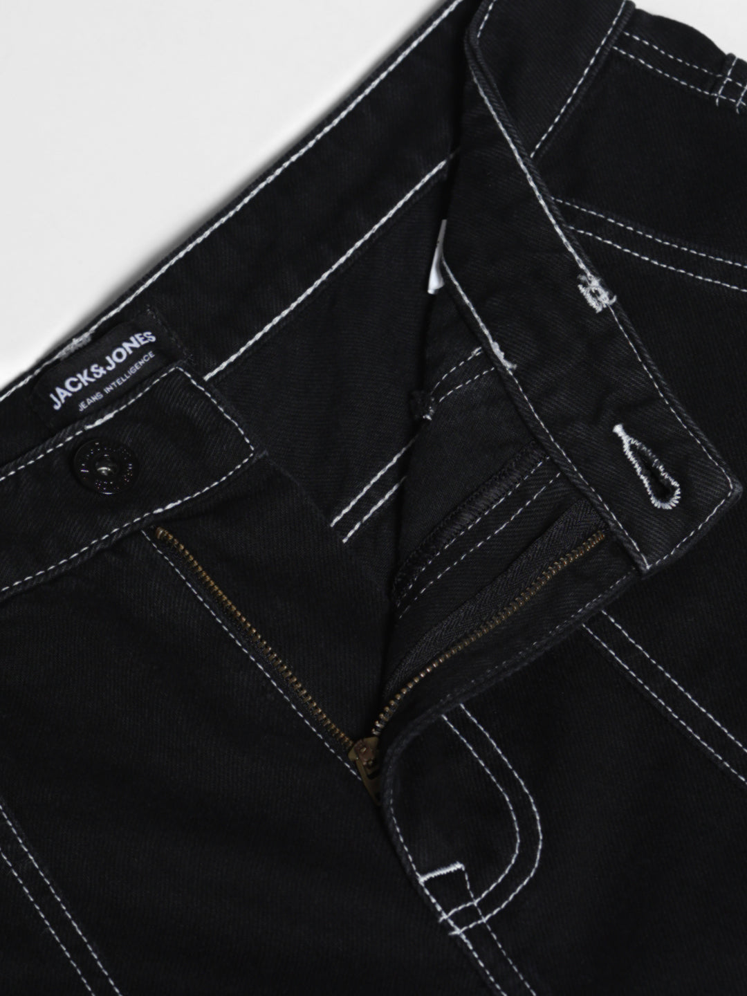 Men's Black Cotton Loose Fit Cargo Jeans With Contrast Stitching