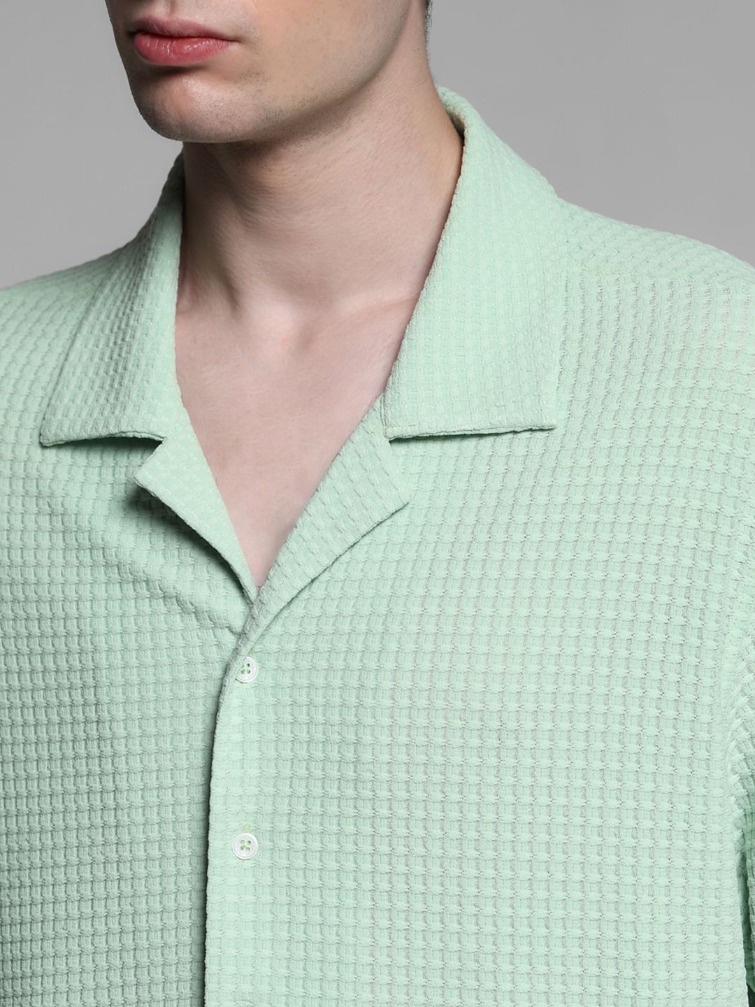 LIGHT GREEN OVERSIZE SHIRT