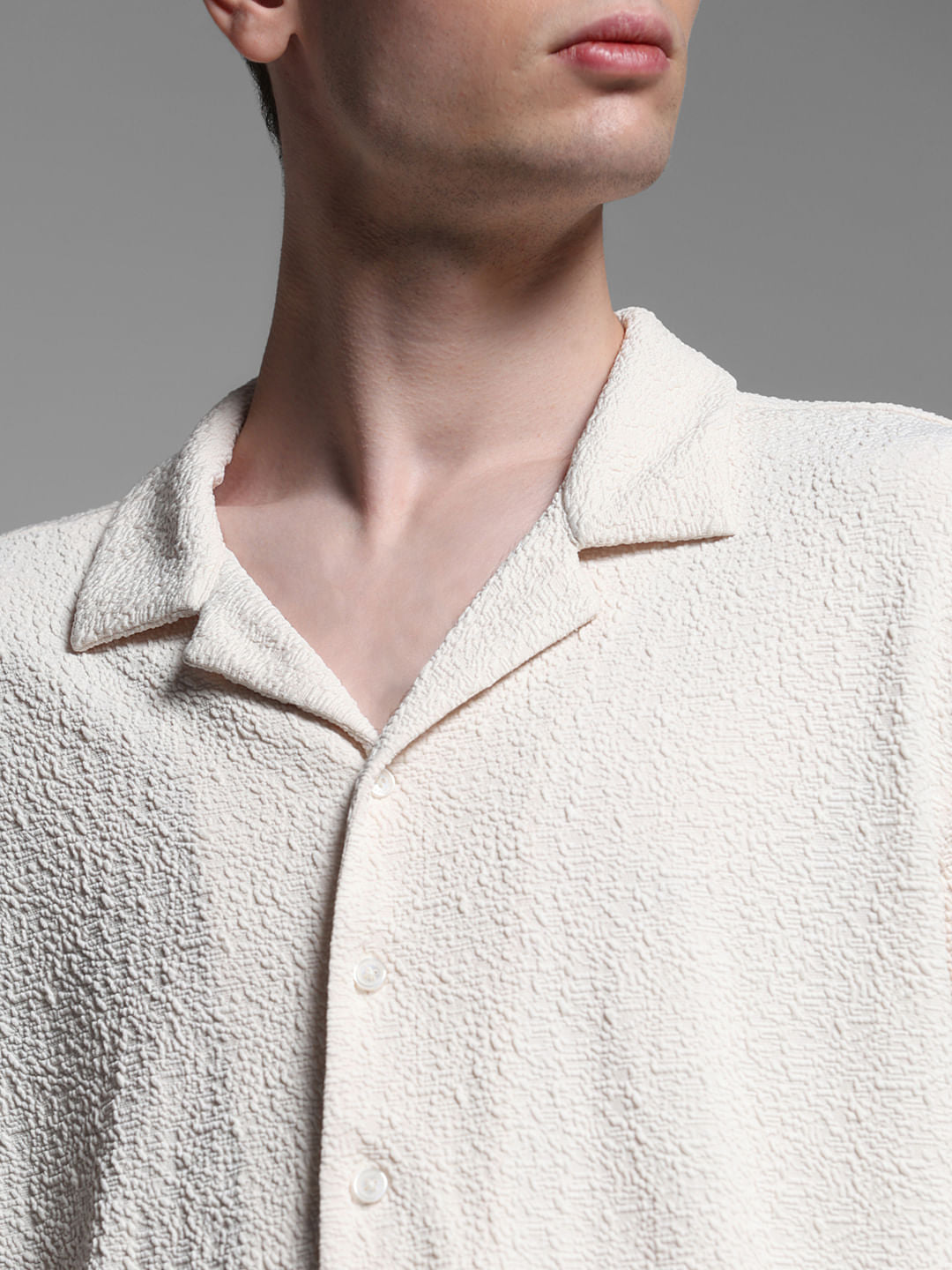 WHITE OVERSIZE SHIRT