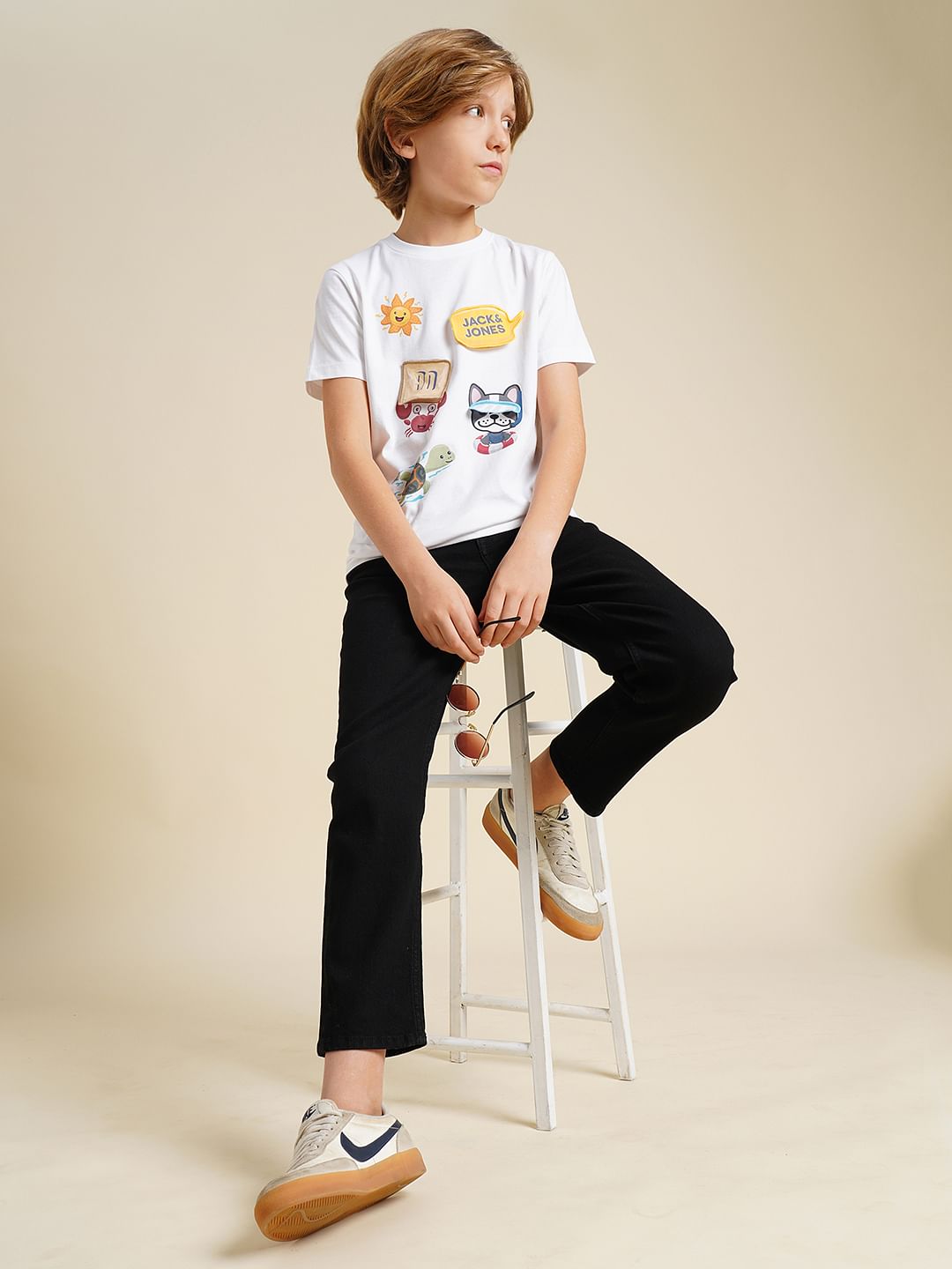 Boys White Graphic Print T-Shirt