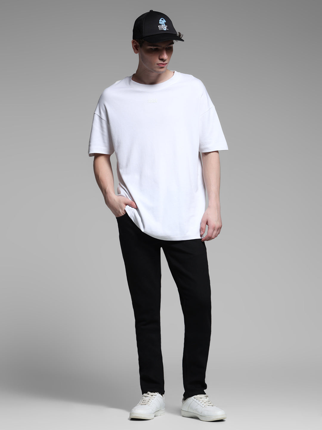 Men's Black Slim Fit Low Rise Jeans With Zip Fly