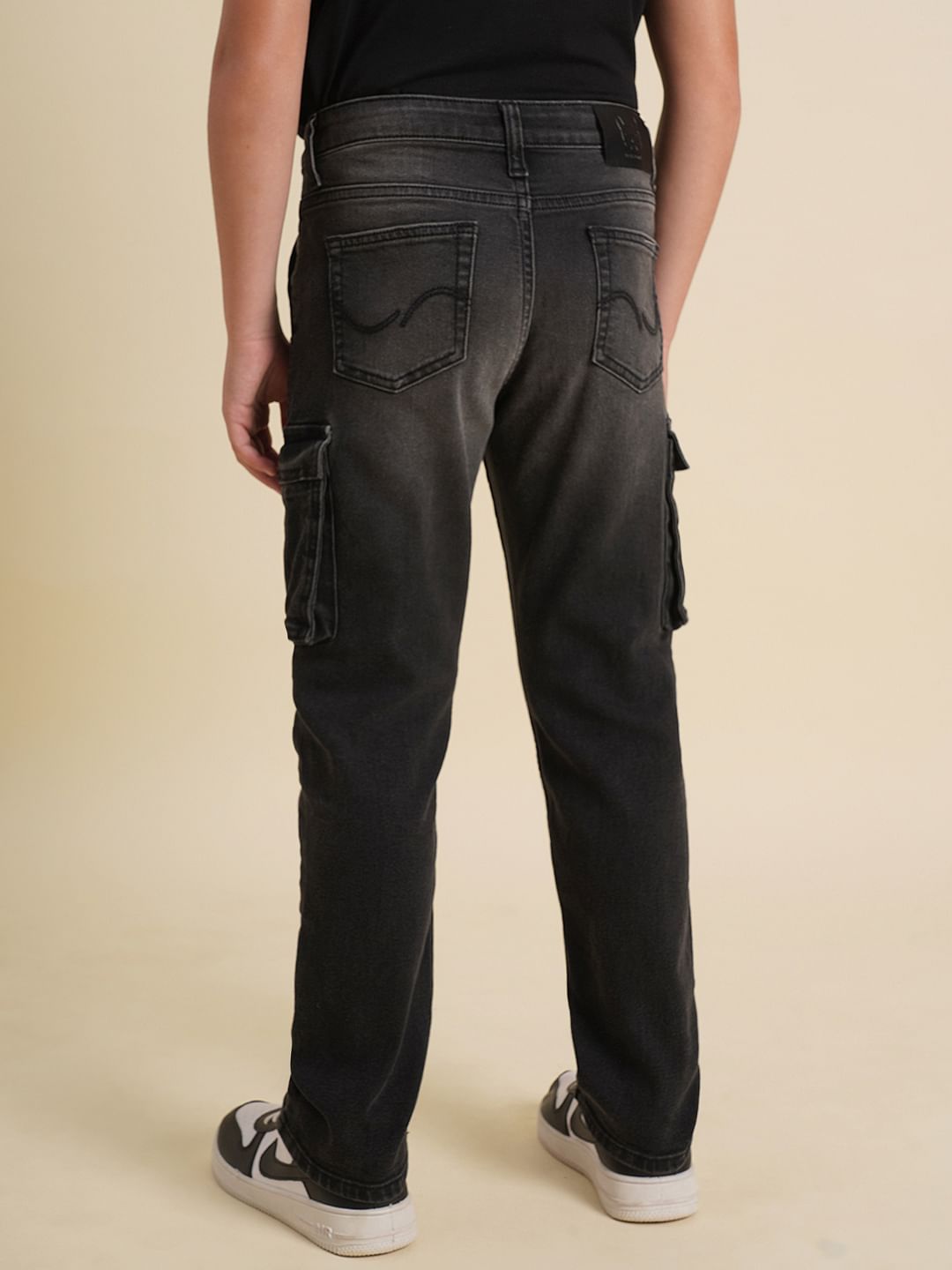 Boys Black Mid Rise Loose Fit Jeans