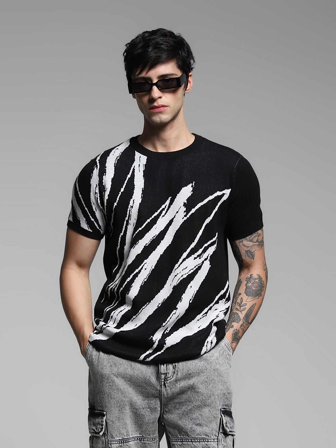 Black Abstract Print Knitted T-shirt