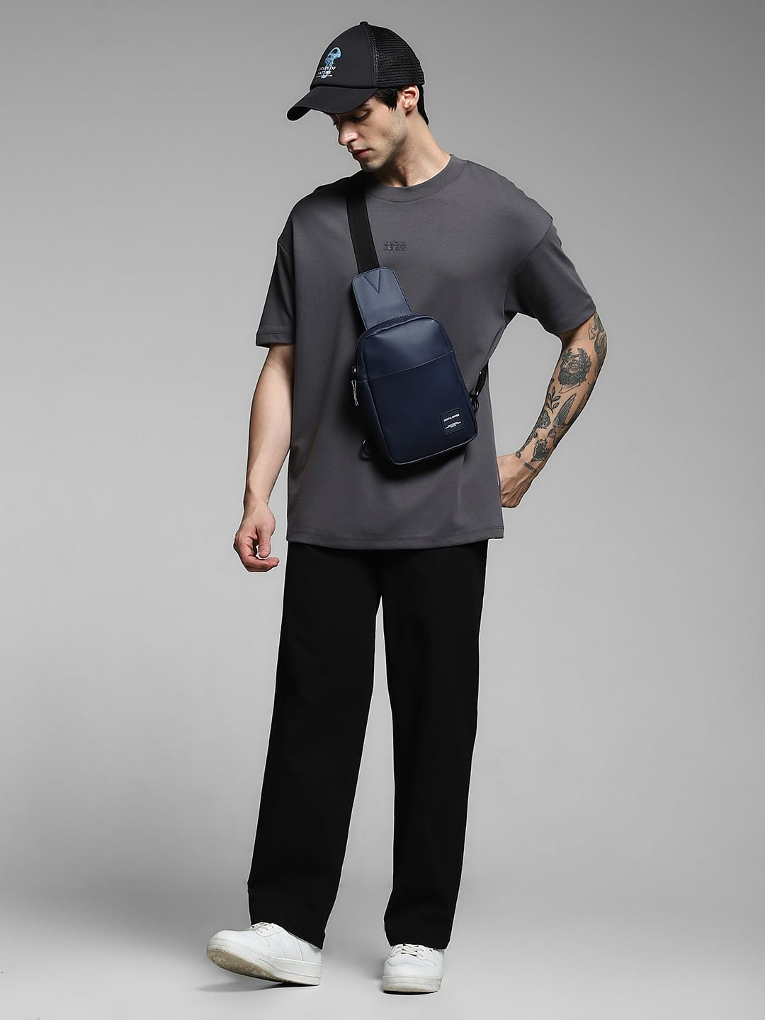 Black Mid Rise Regular Fit Pants