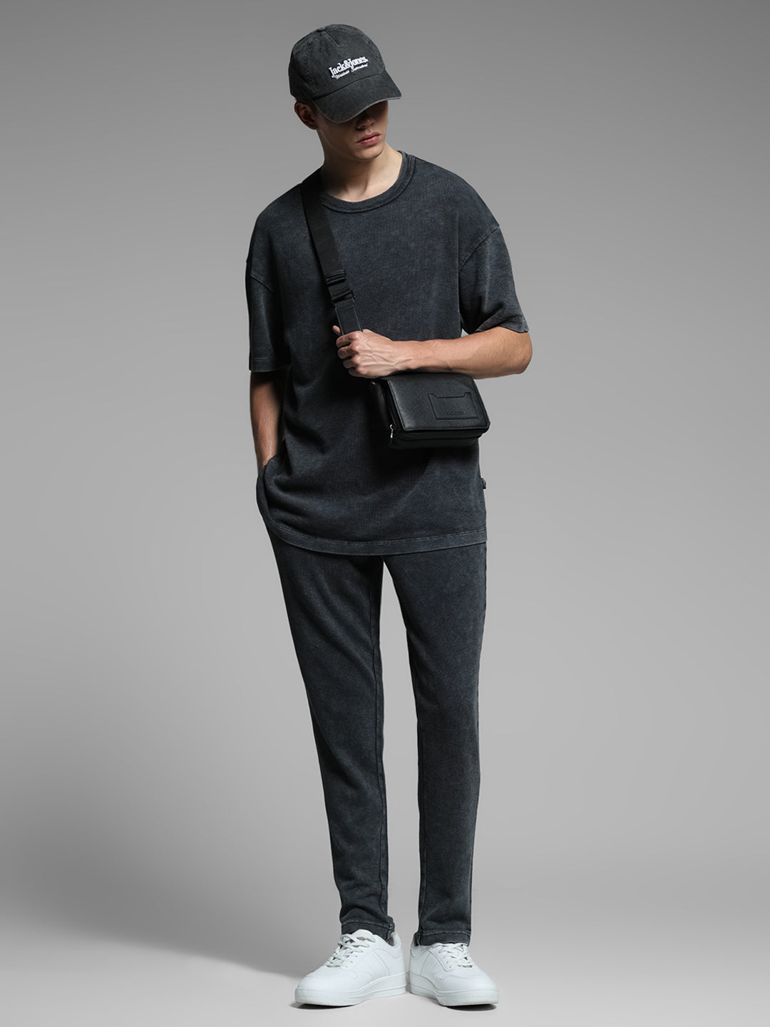 Black Mid Rise Cotton Pants