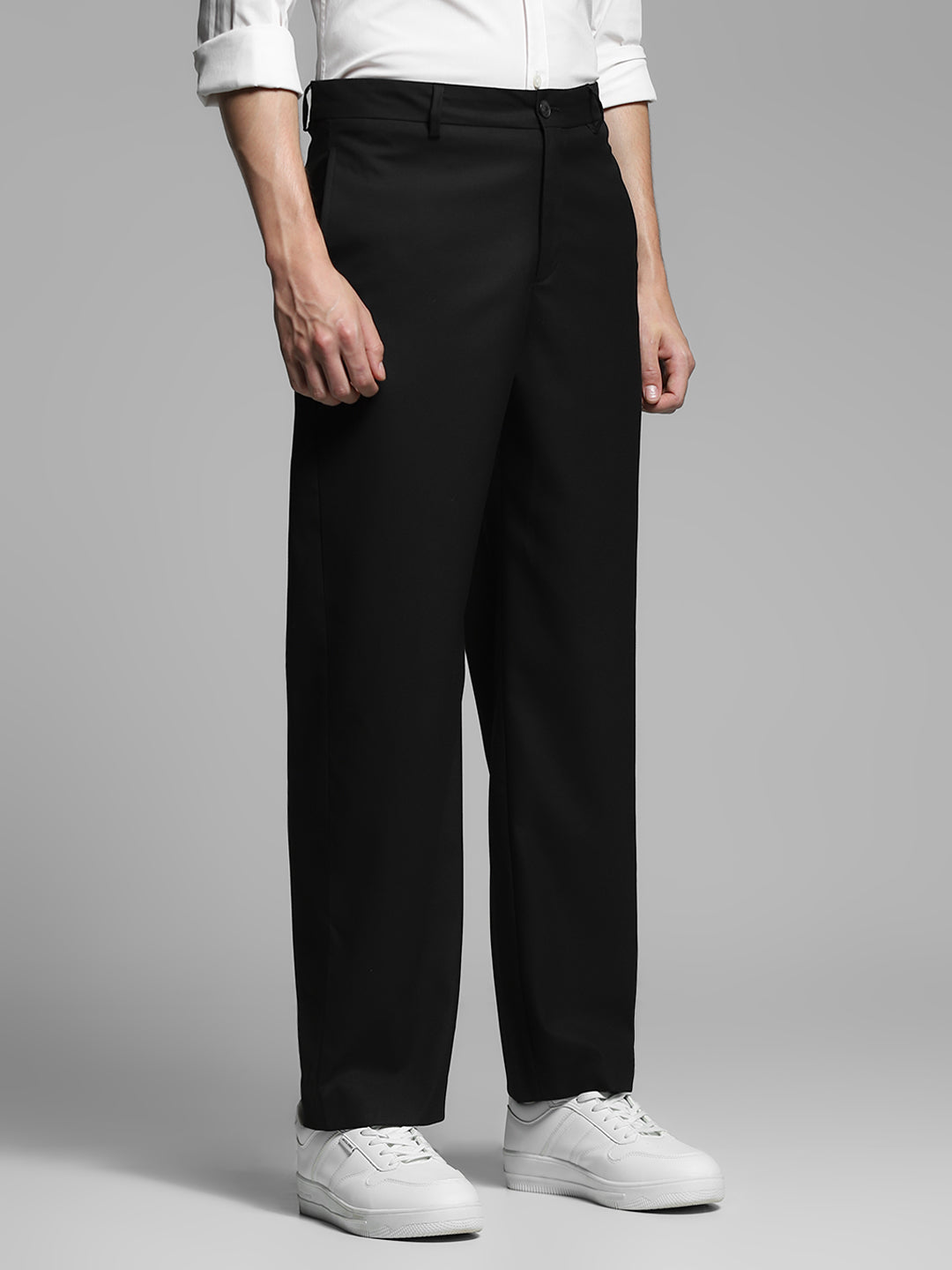 Men's Black Solid Loose Fit Chinos With Button & Zip Fly