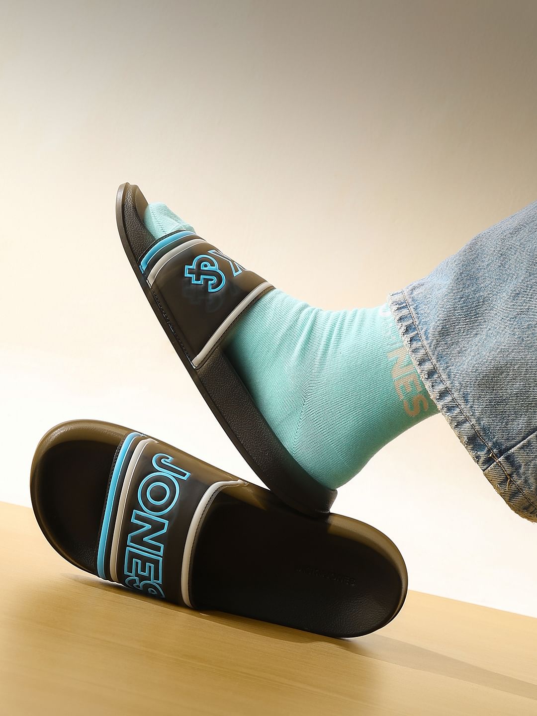 Black Contrast Logo Pool Sliders