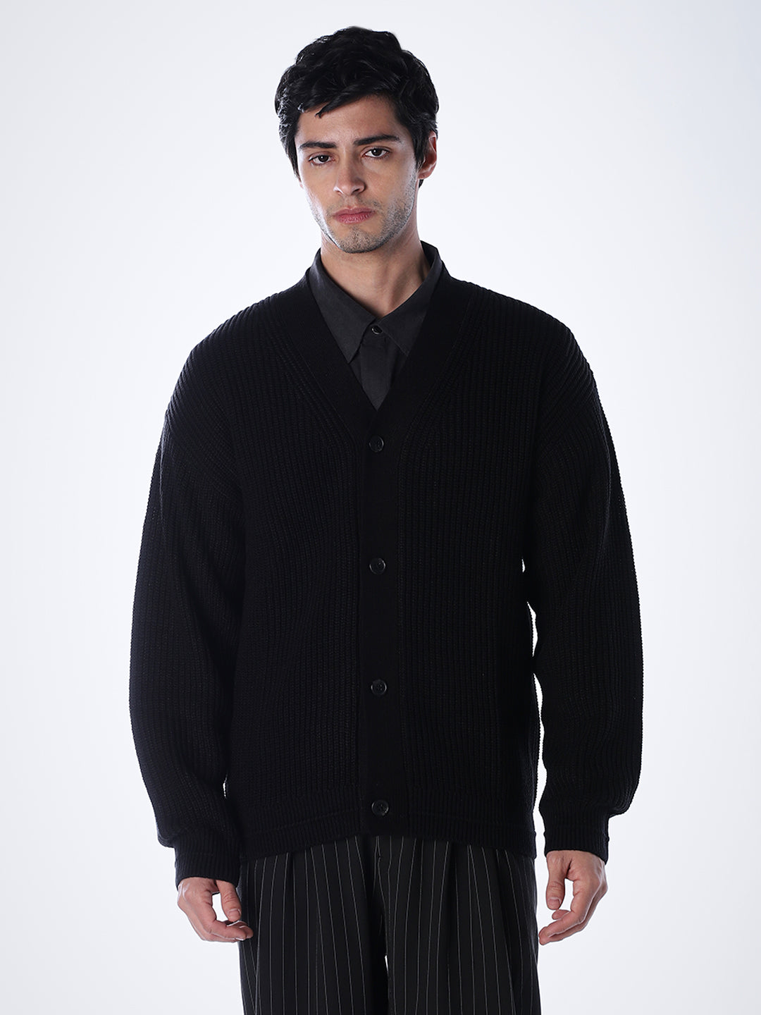 V-Neck Buttoned Cardigan - Black
