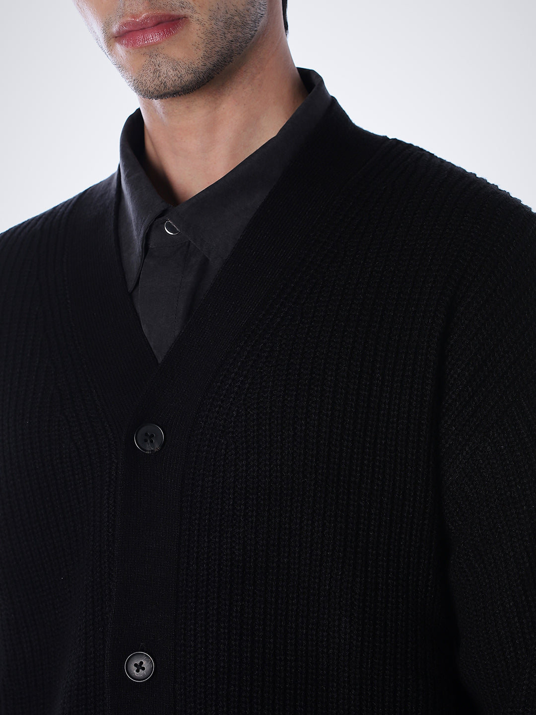 V-Neck Buttoned Cardigan - Black