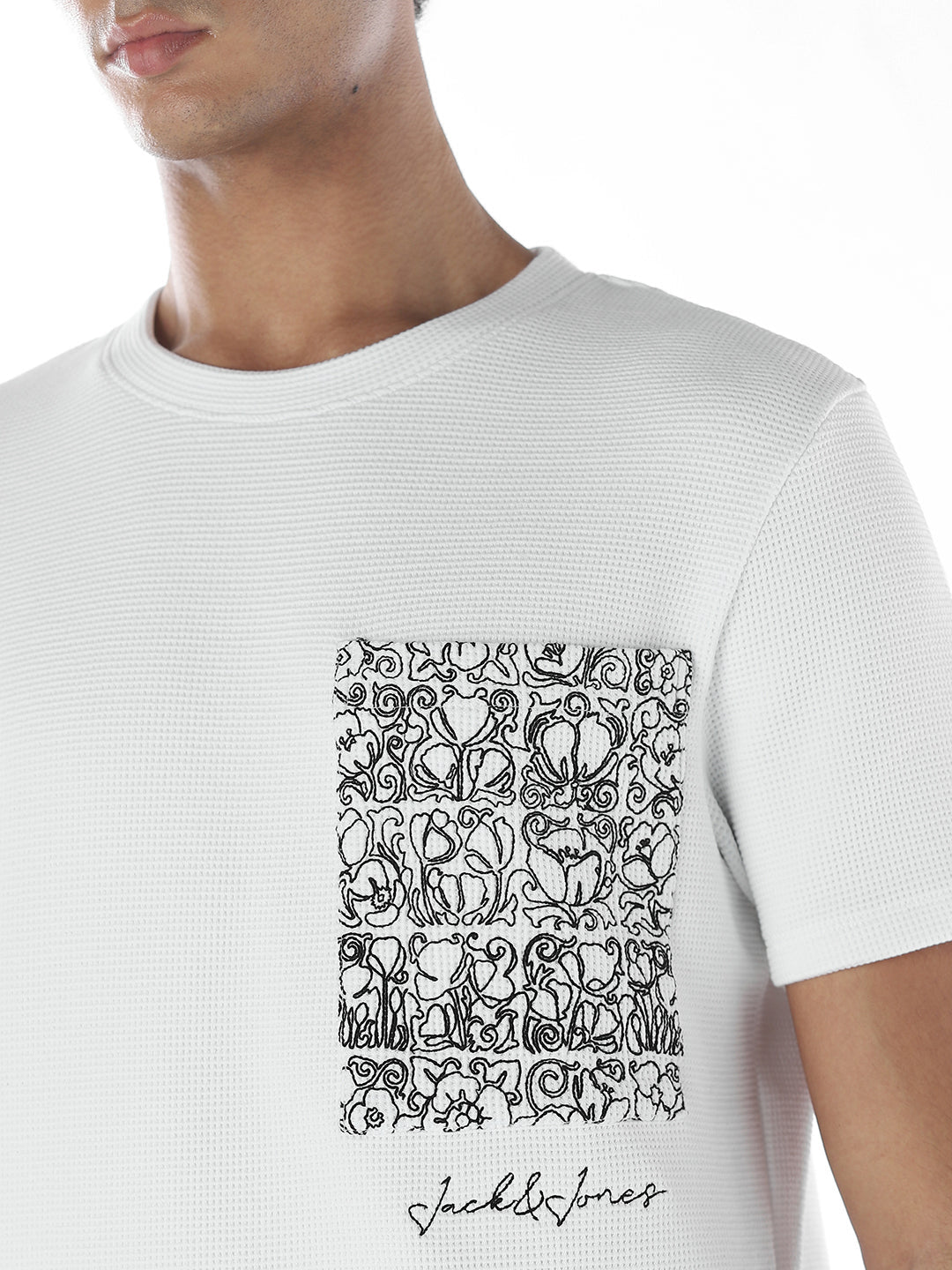 Chest Pocket Crew Neck T-shirt- White