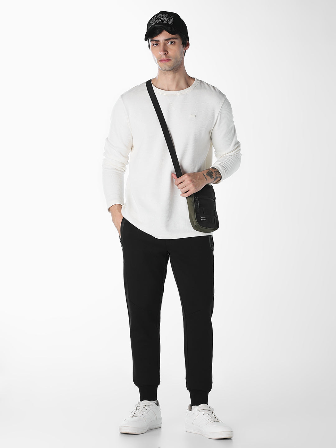 Men's Black Slim Fit Knit Joggers With Drawstring & Zip Pockets