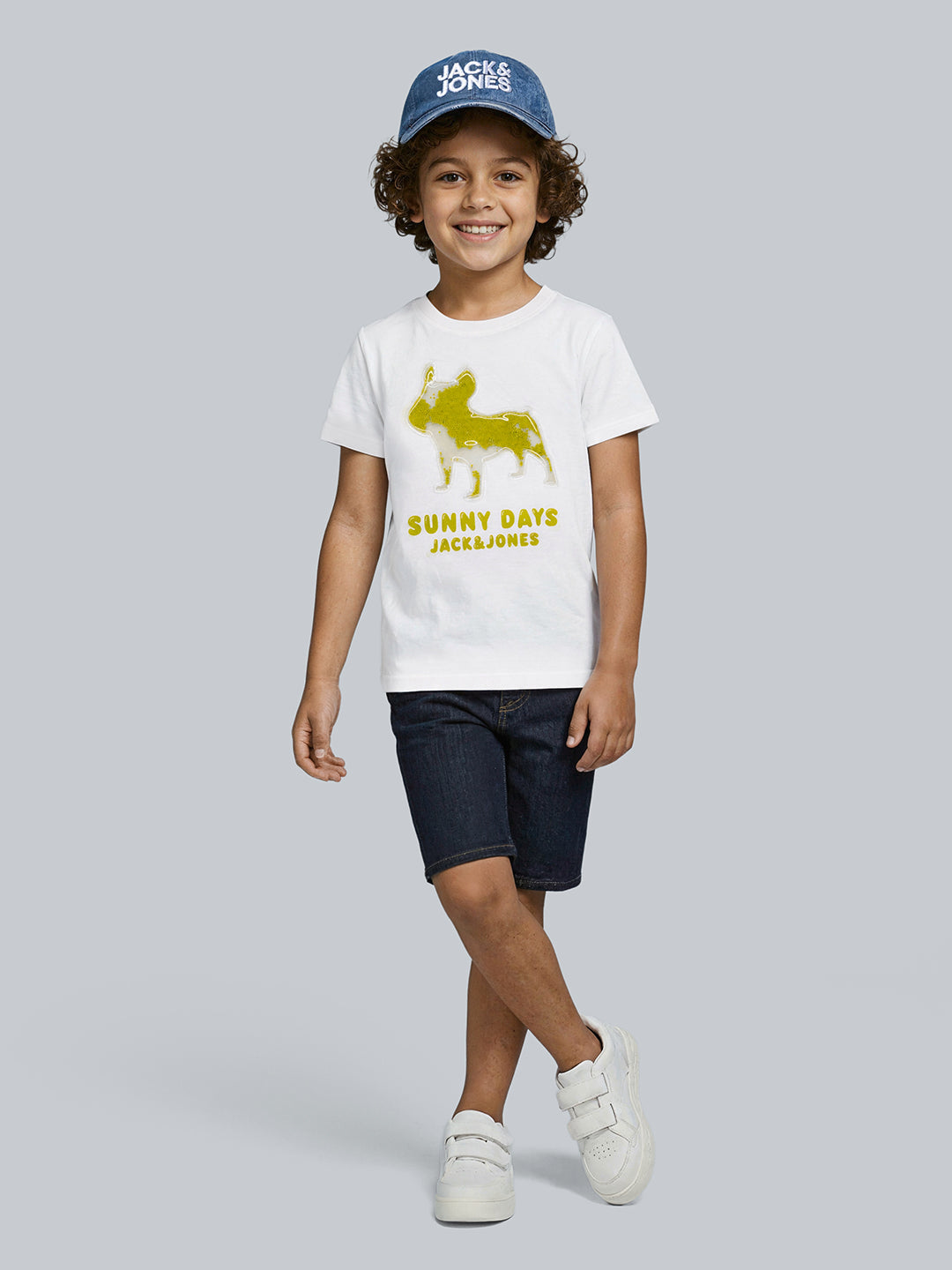 Boys Embellished Graphic Print T-Shirt
