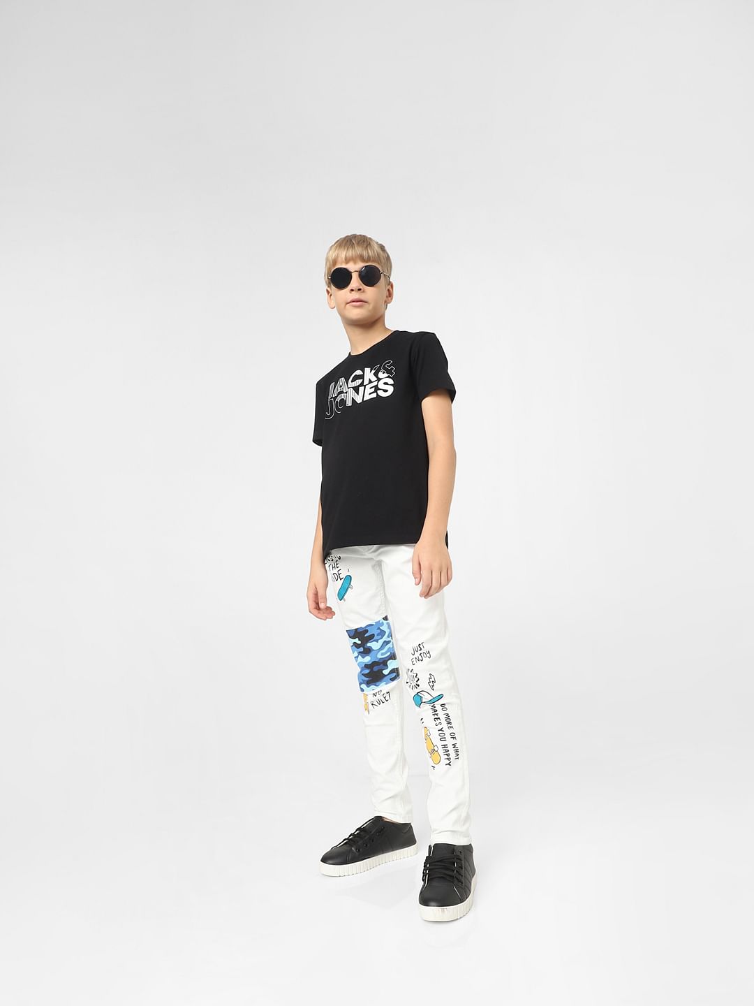 Boys White Mid Rise Printed Slim Fit Jeans