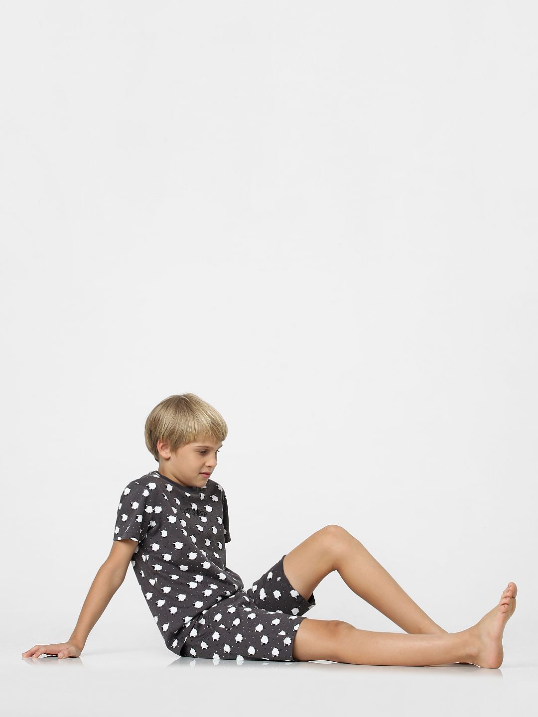 Boys Grey T-shirt & Shorts Sleepwear Set - 4/5Y